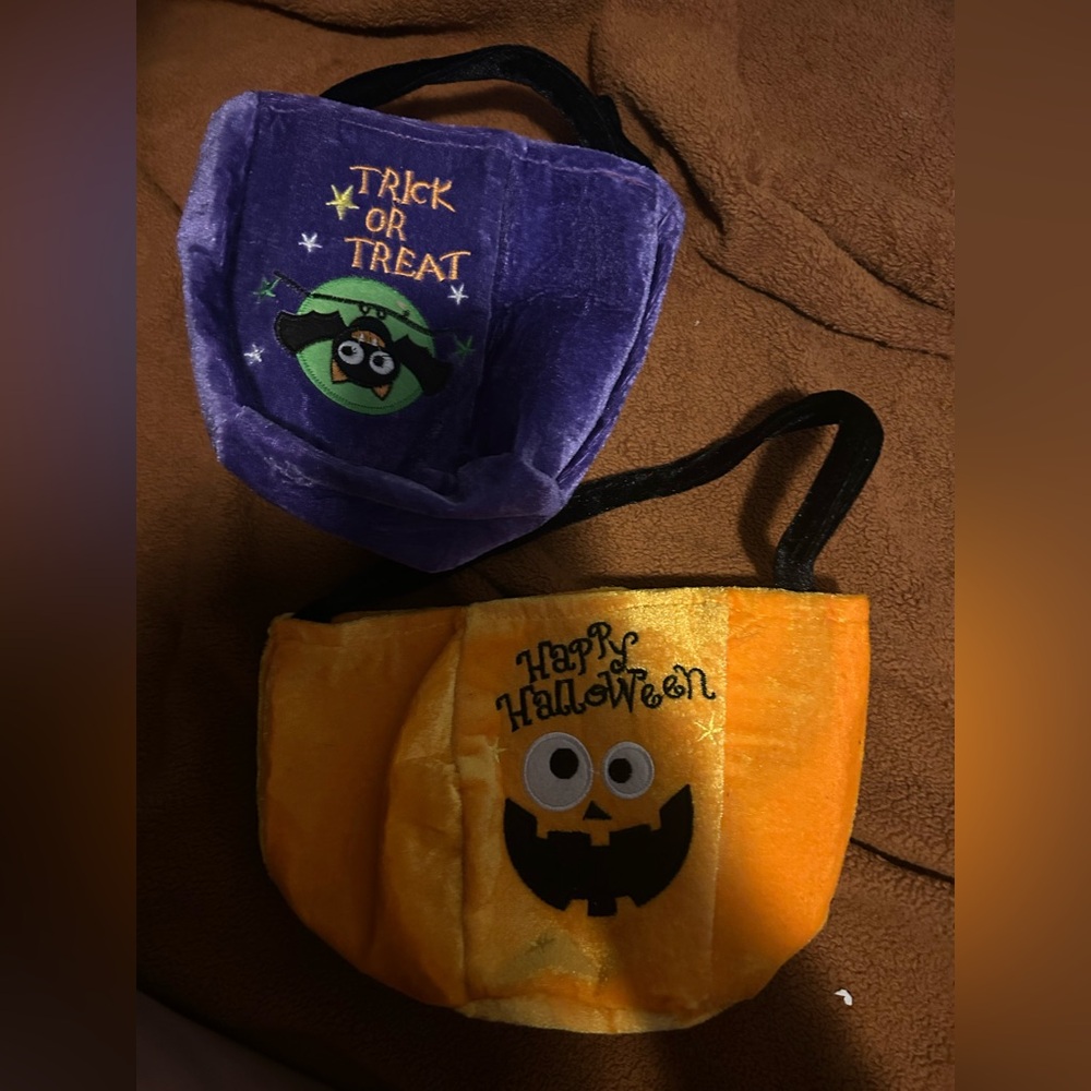 2 mini treat bags